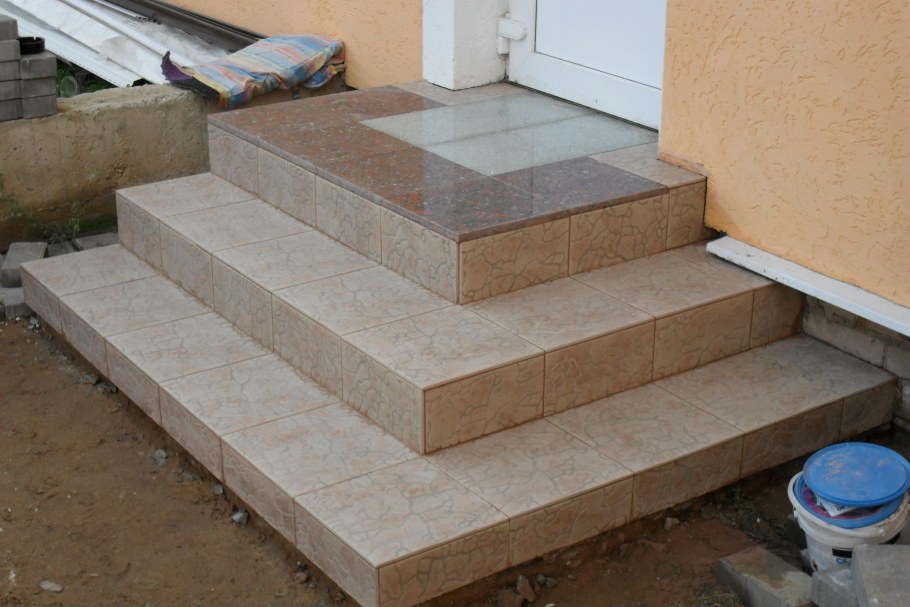 Ступени из бетона для крыльца