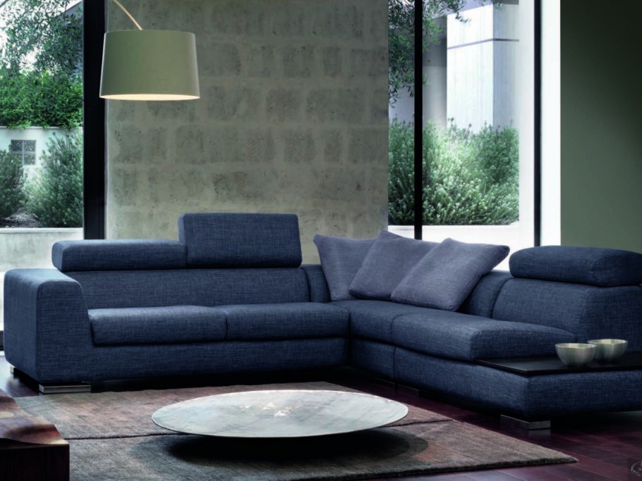 Синий угловой диван современный