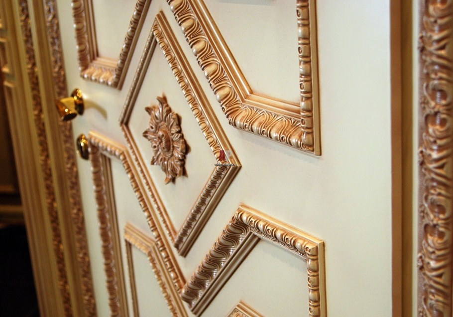 Стены с рамками из молдингов