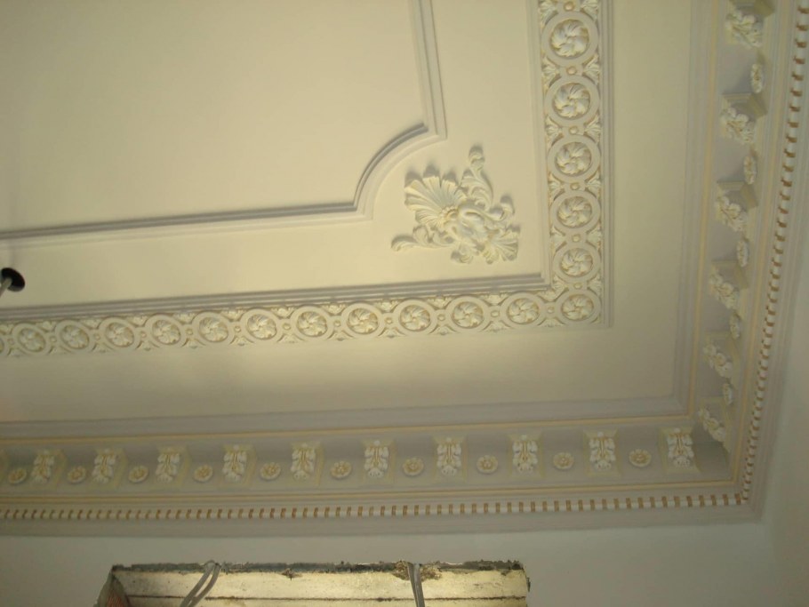 Рамки на стене декор