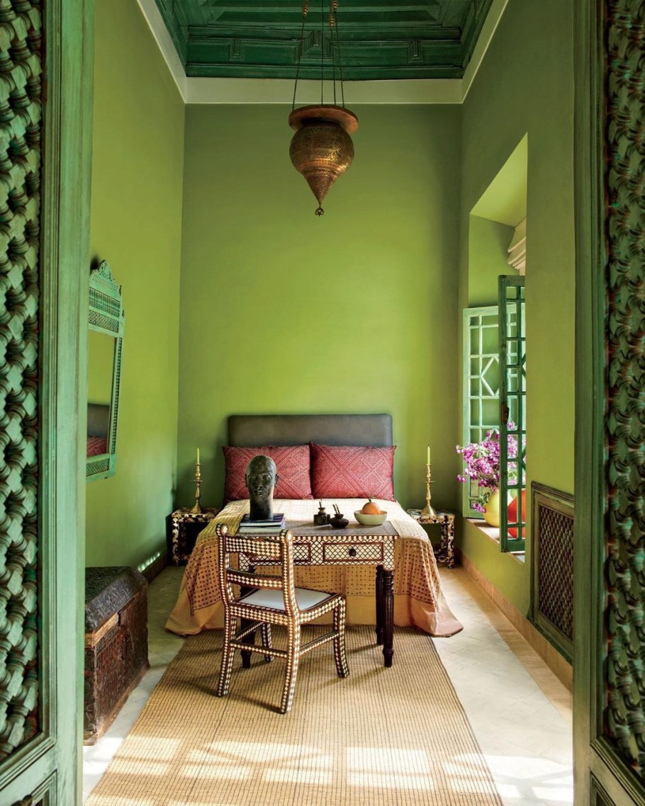 Интерьер гостиной столовой зеленый