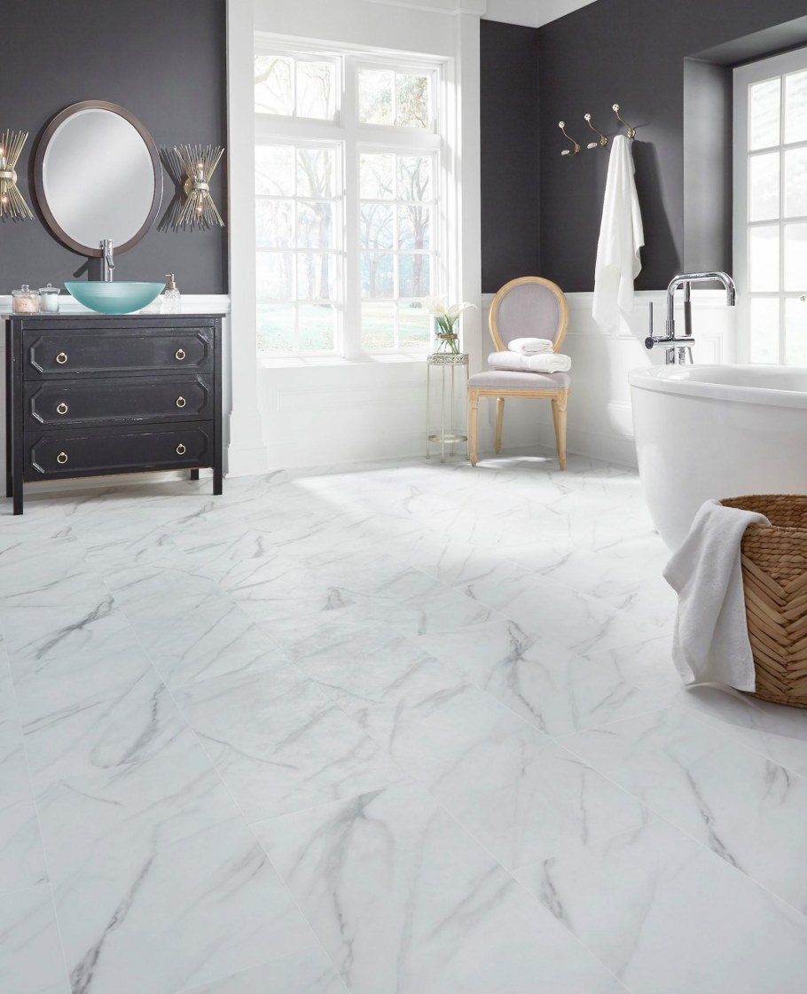 Белый линолеум на кухне