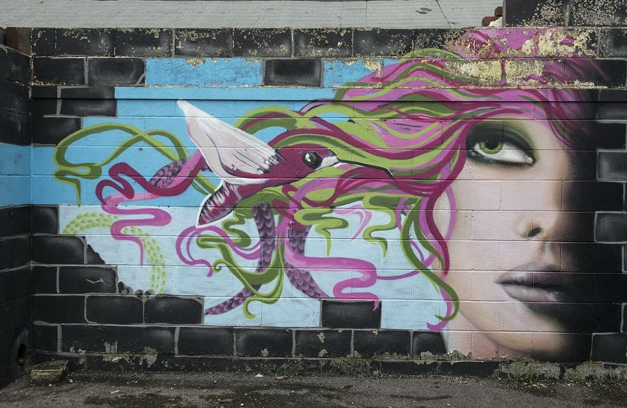 Надпись на кирпичной стене