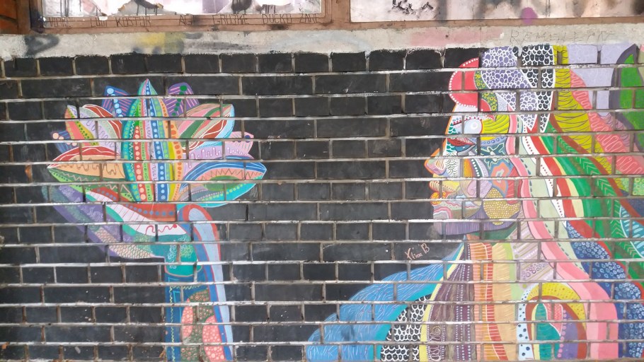 Рисование на кирпичной стене