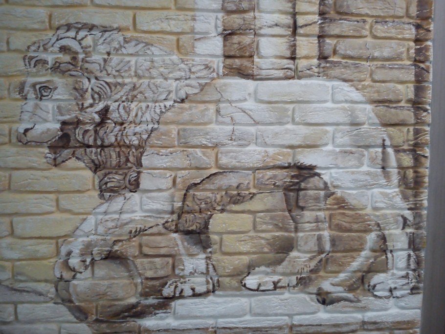 Граффити на кирпичной стене