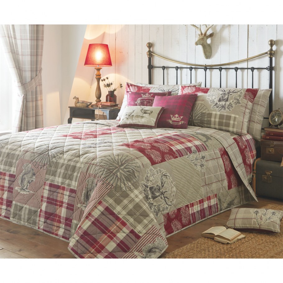 Шторы к покрывалу в стиле пэчворк