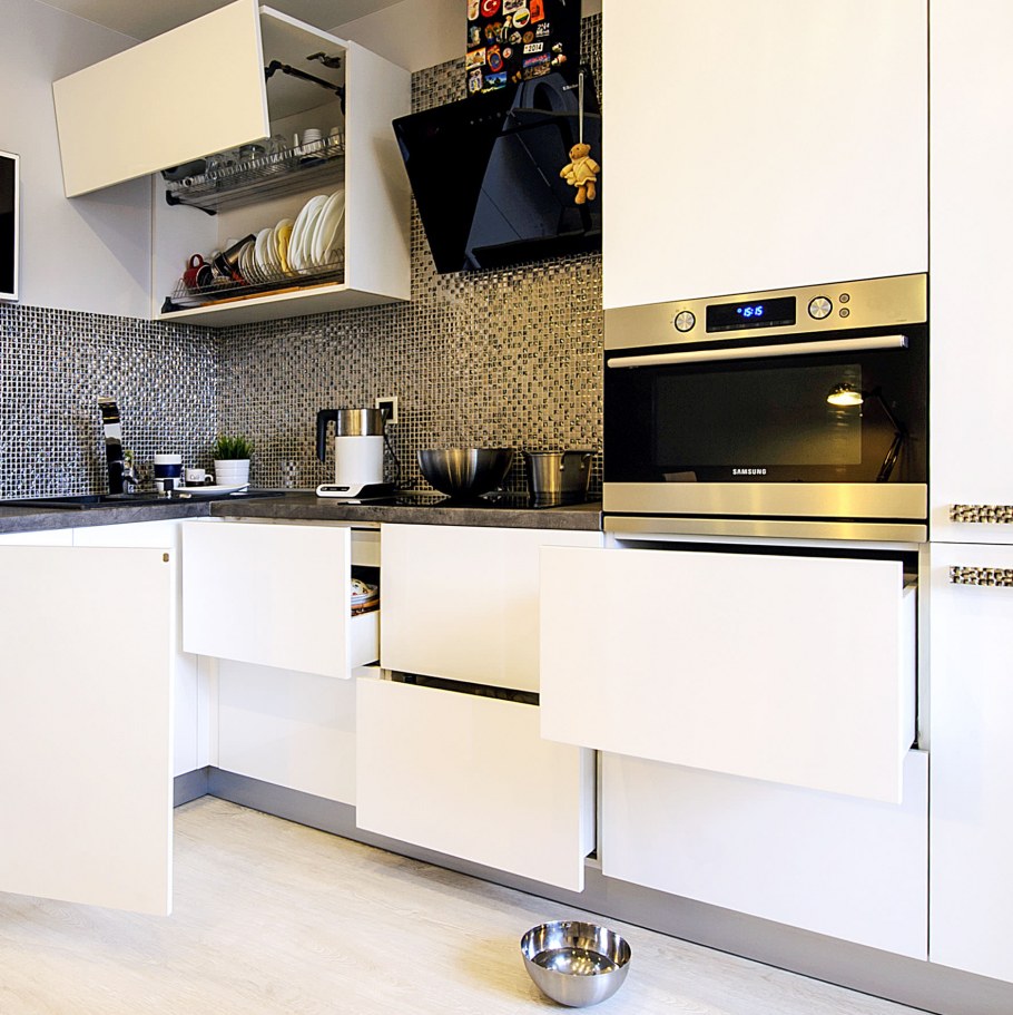 Плитка к классической белой кухне