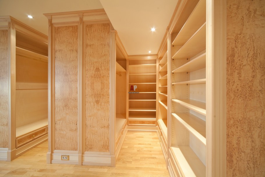 Гардеробная дерево