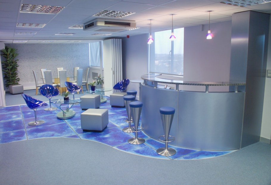 Живая плитка в интерьере