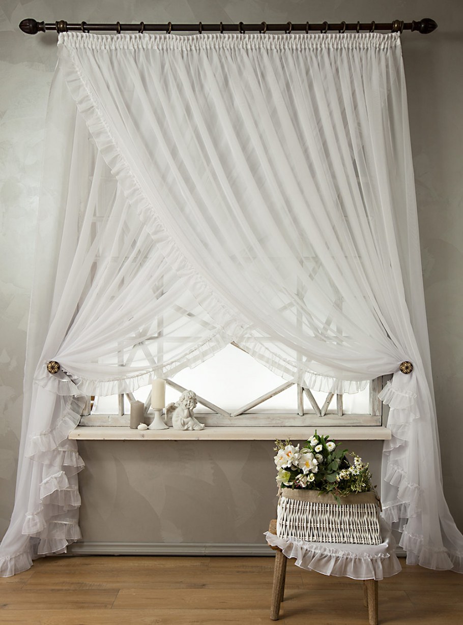 Короткие занавески в комнату