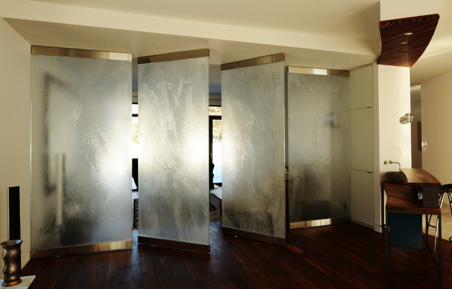 Перегородки с рельефным стеклом