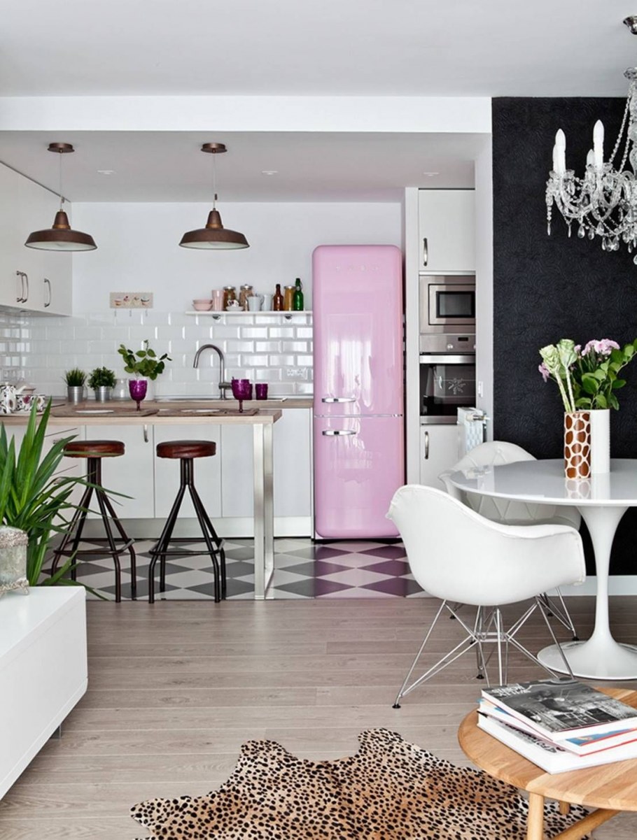 Изумрудный диван в интерьере