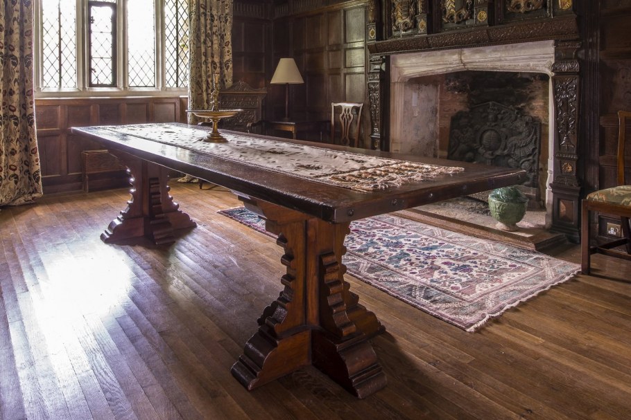 Мебель в стиле средневековья