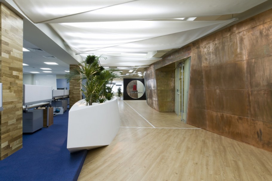 Офисное здание изнутри
