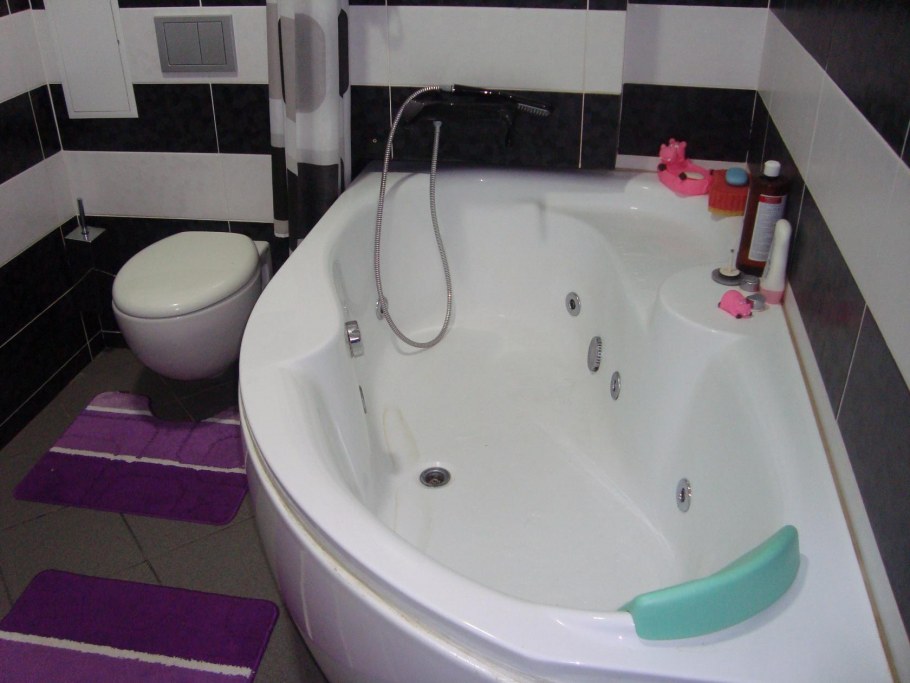 Очень маленький санузел совмещенный