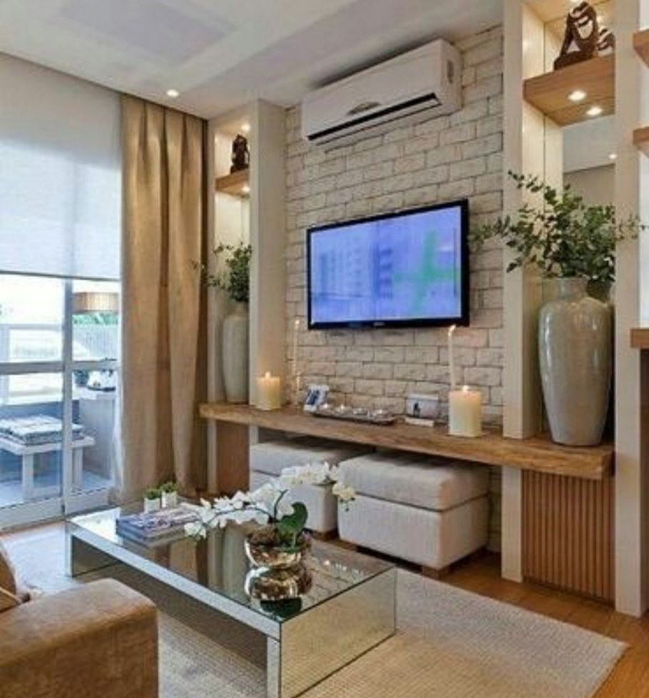 Гостиная с выделенной стеной