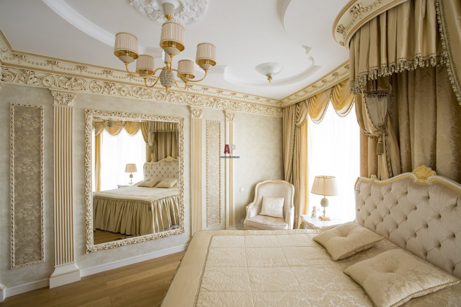 Лепнина в спальне
