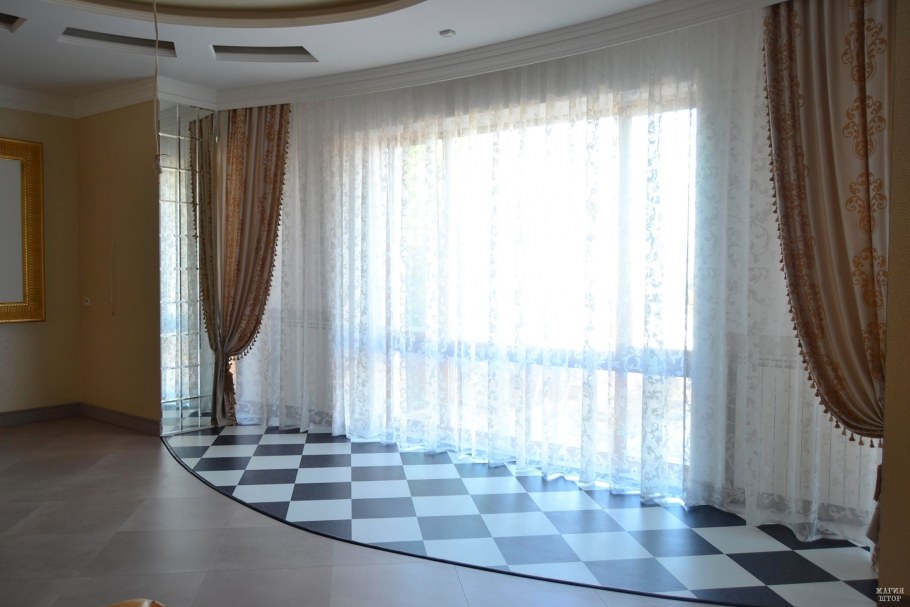 Шторы на панорамные окна