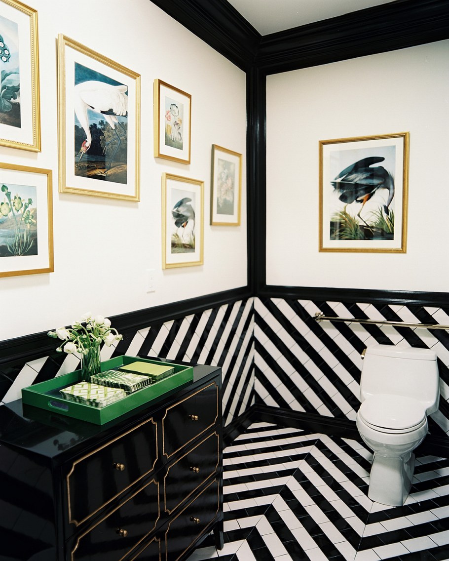 Полосатая плитка черно белая