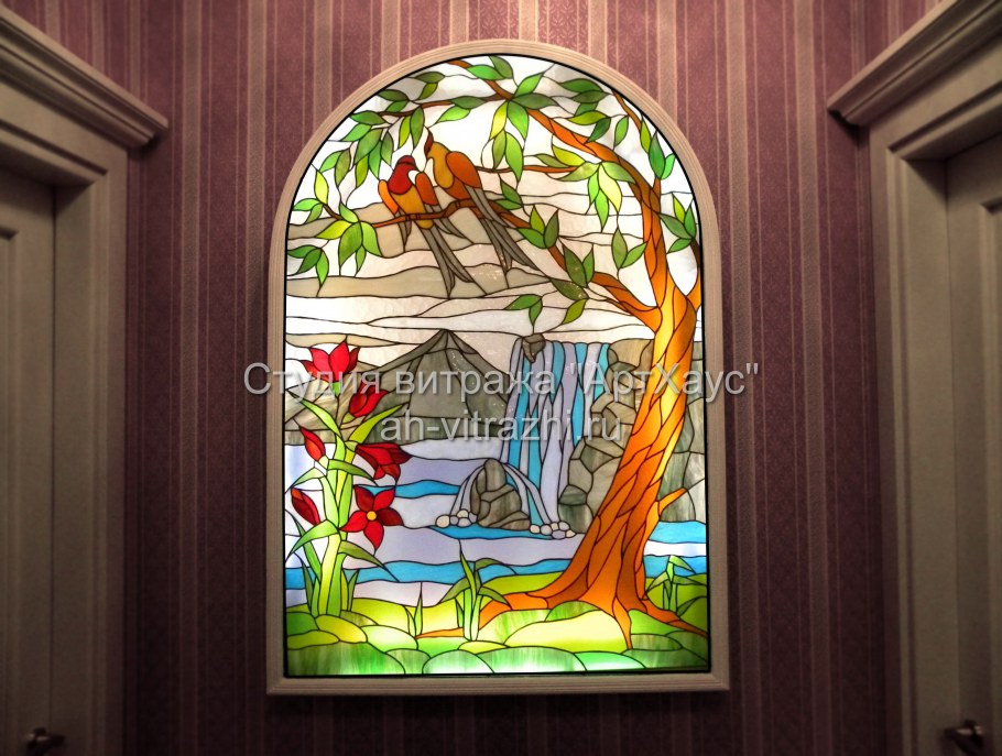 Витражное окно в перегородке