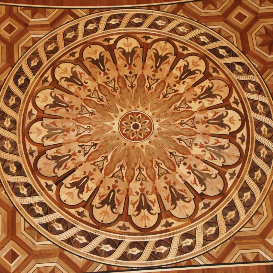 Ковер из паркета