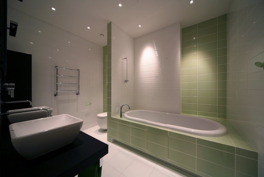 Серо-зеленая ванная комната