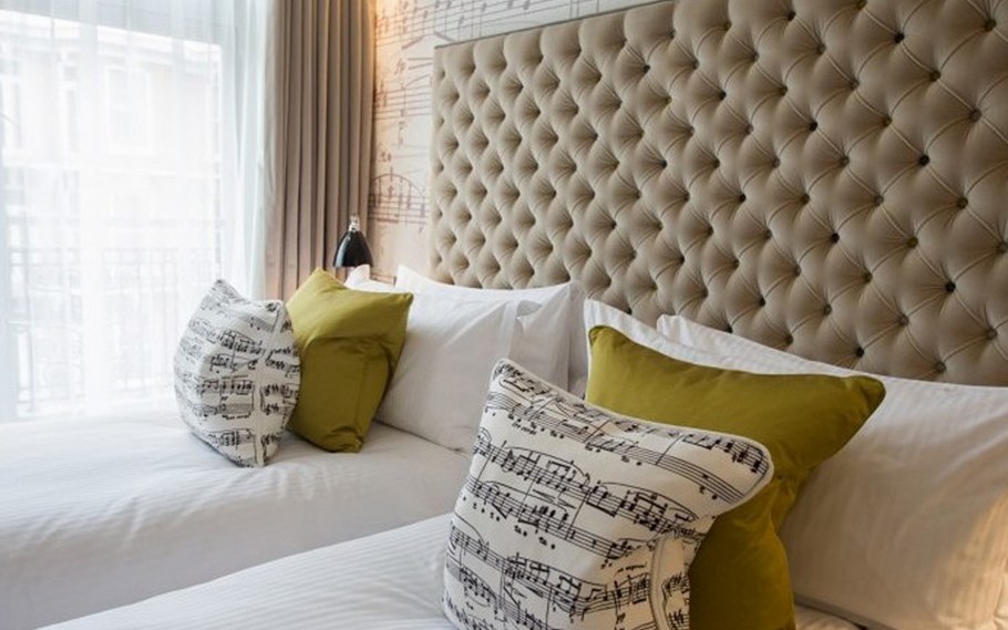 Якшие стеновые панели в интерьере