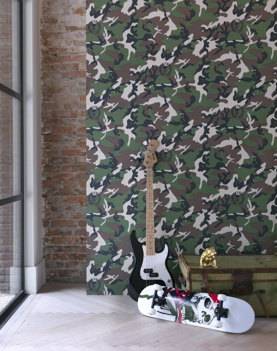 Стена в стили милитари