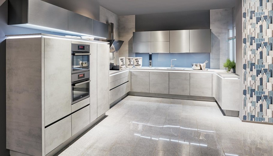 Кафель под дерево на кухне фартук