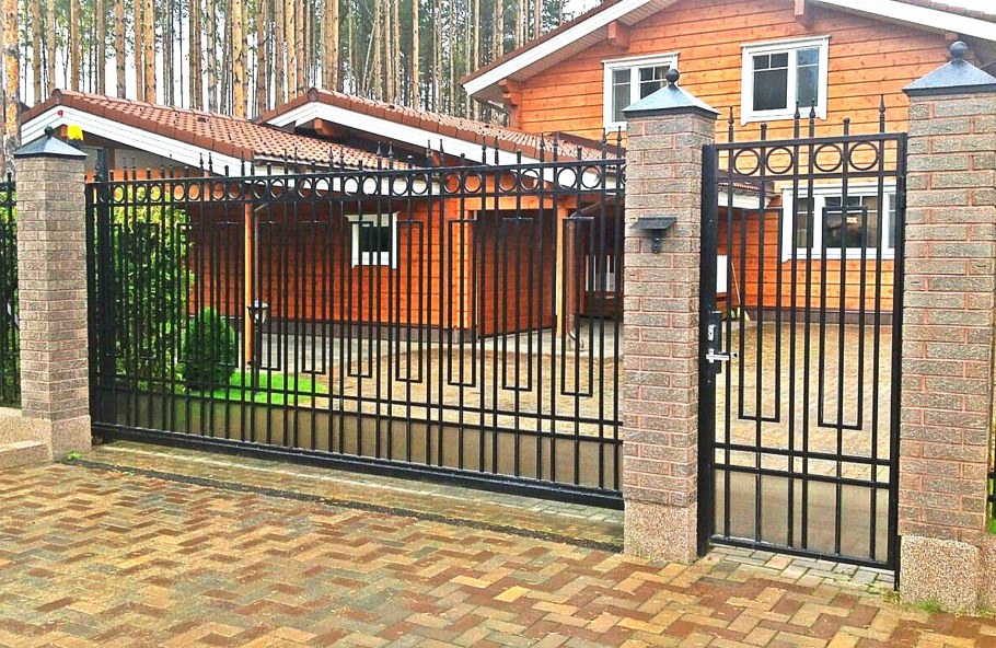 Забор с воротами и калиткой