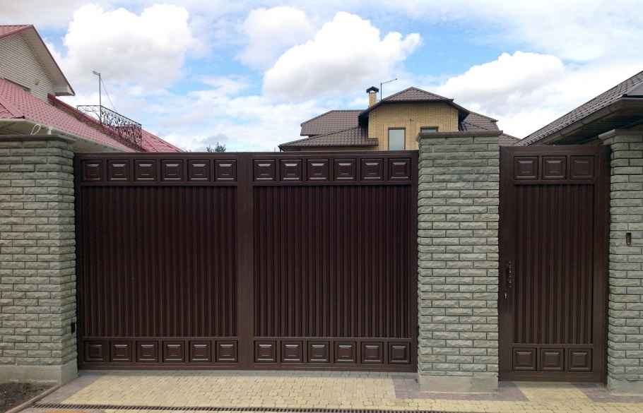 Въездные ворота с калиткой