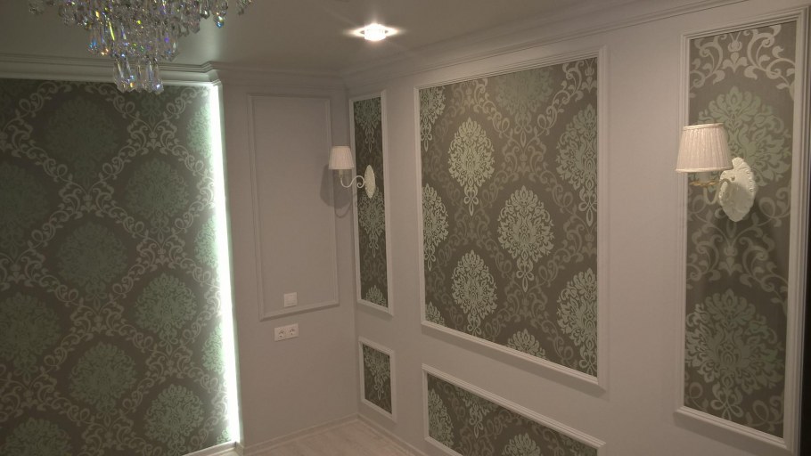 Линкруста в интерьере коридора