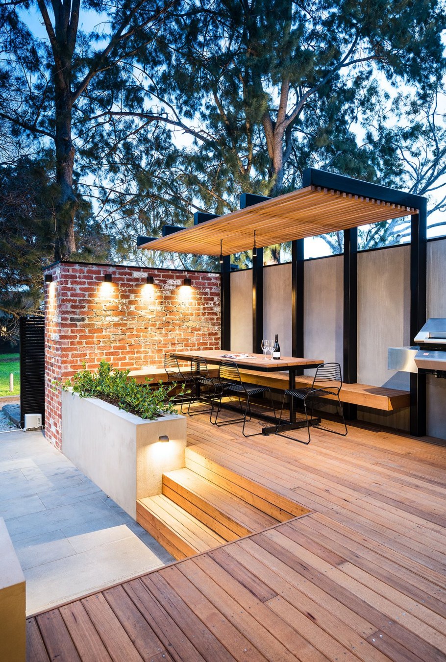 Пергола патио с мангалом