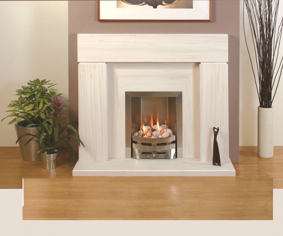 Светлый камин