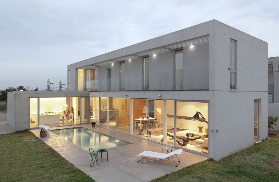 Коттедж из стекла и бетона