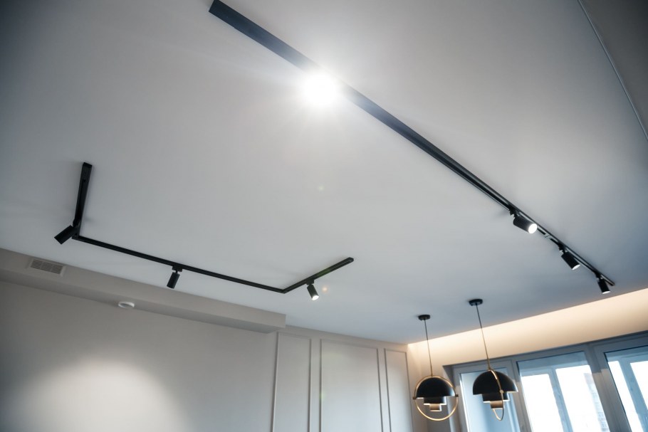 Трековые натяжные потолки