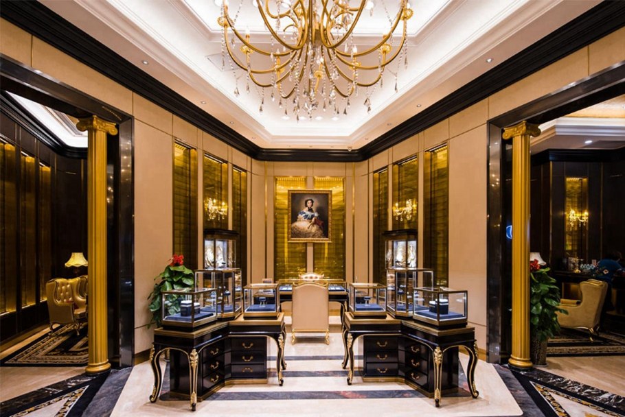 Магазин с золотом интерьер