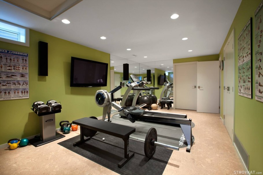 Тренажерная комната в доме