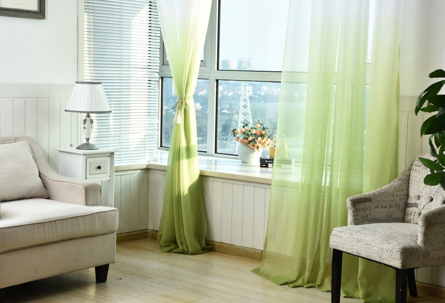 Зеленая тюль в интерьере