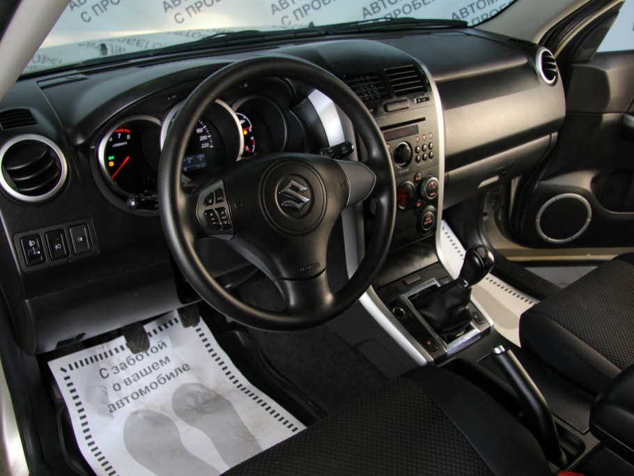 Suzuki Grand Vitara 3d интерьер