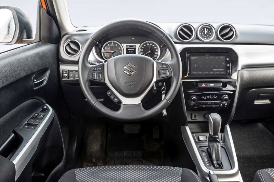 Новый Сузуки Гранд Витара 2020 салон