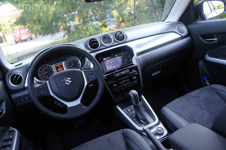 Suzuki Grand Vitara 2018 салон