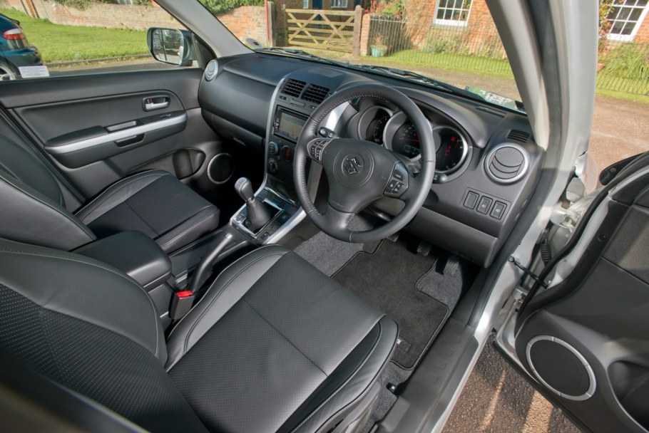 Suzuki Grand Vitara 2010 салон