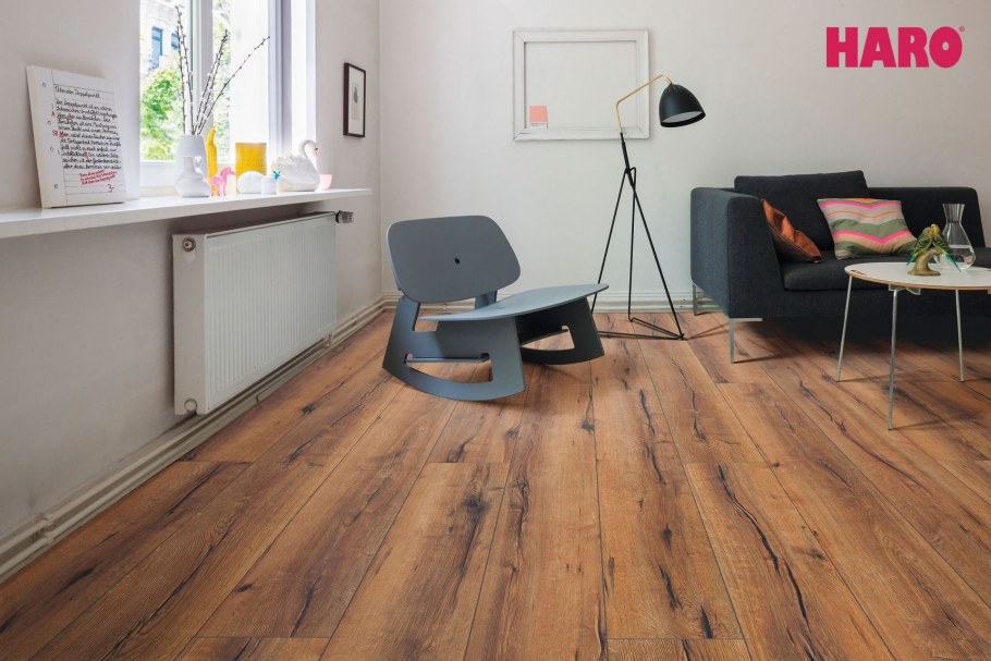 Ламинат коричневый с фаской