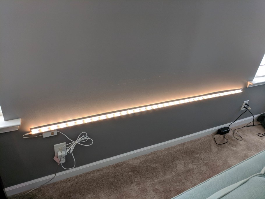 Подсветка под диваном