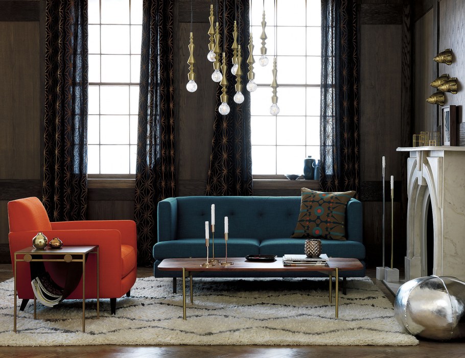 Латунь в интерьере гостиной