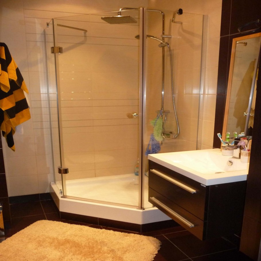 Душевая в квартире с поддоном