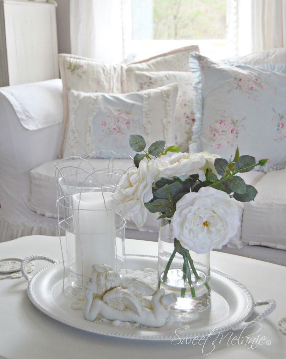 Стойка с цветами в интерьере шебби-Шик