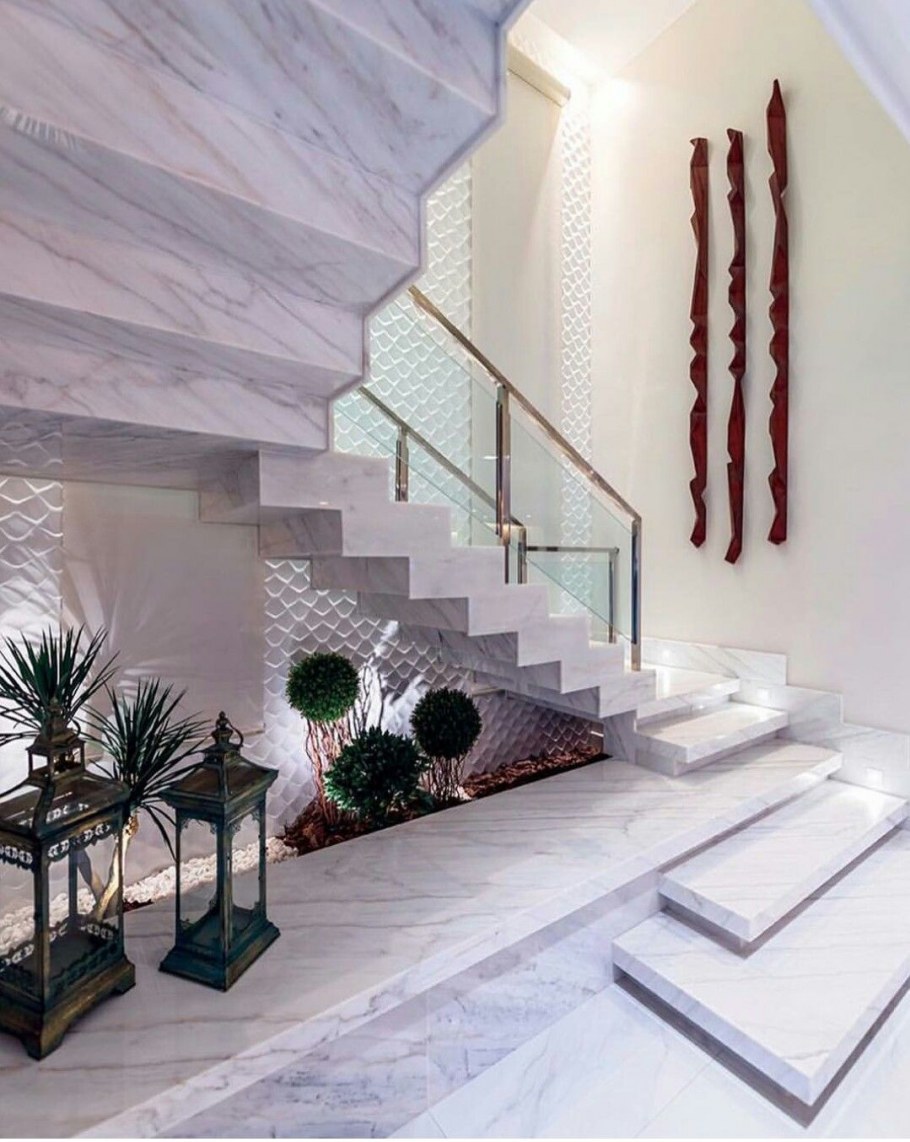 Декоративная лестница в интерьере