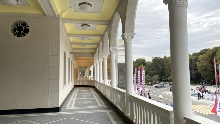 Гостиная интерьер с паласом